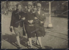 Stuttgart-Innenstadt-Straßenbahn-Cute-Girls-Damen-Mode-20er-30er-Jahre