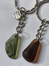 Meer Glas Schlüsselanhänger 2er Set Schlüsselanhänger grün N Zeichen Flasche & Bernstein braun 