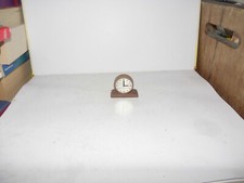 Alte Schrank-Uhr-50er Jahre-Wohnzimmer-Schule-Puppenhaus-Puppenstube-1:12