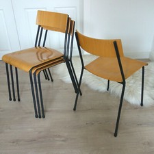 4 STÜHLE Stapelstuhl STAHLROHR Schichtholz Industrie Design 60er / 70er Jahre