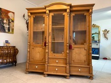 Originale Vitrine Säulen