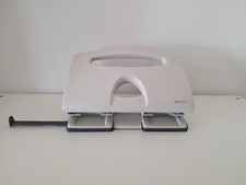 LEITZ 5132 Doppellocher bis 40 Blatt 4-fach Lochung Bürolocher A4 Locher - grau