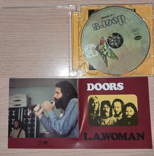 The doors a frau - -,
