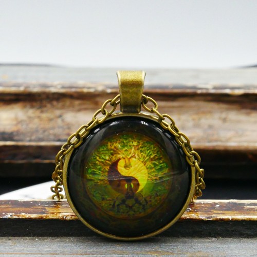 Nellys yin yang medallion - yin,