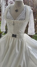 Braut Dirndl v. Landhaus