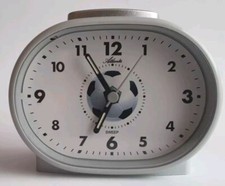 Atlanta 2135 Wecker Kinderwecker Fußballwecker ohne Ticken 