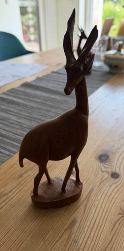 Handgeschnitzte holzfigur - handgeschnitzte,