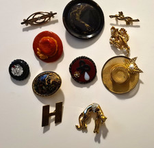 Konvolut 11 Broschen