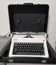 Olympia Monica de Luxe