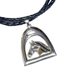 Peter Stone 925 Silber Pferdekopf Anhänger Steigbügel Reitsport an Lederkette