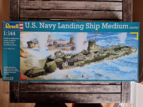 Revell navy landing - u.s.,