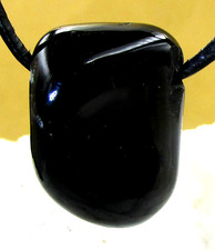 ONYX    Trommelstein gebohrt