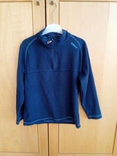 Dunkelblauer fleecepulli von - dunkelblauer,