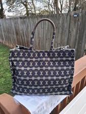 COCCINELLE  NEVER WITHOUT