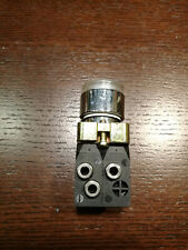 Pneumax 104.52.6.31.L  Miniatur Ventil, Drucktaster Step/Step 5/2 - 4mm