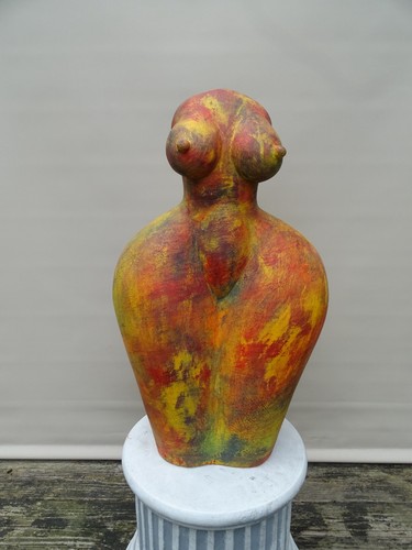 Weiblicher torso aus - weiblicher, keramik