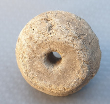 Spinnwirtel aus Ton, Herkunft unbekannt. Aber sehr alt.