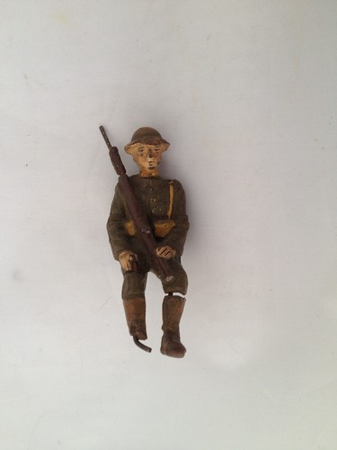 A237 sitzende lineol figur - ,
