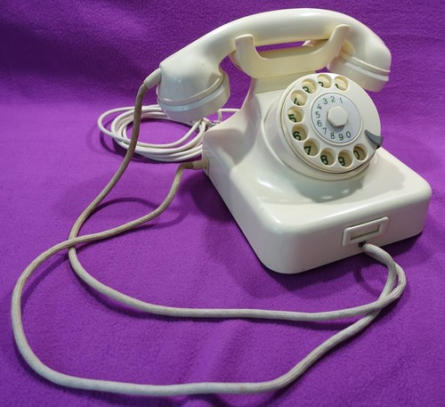 Altes hagenuk telefon w49 ca - altes,