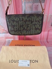 Louis Vuitton Pochette