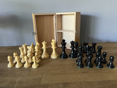Vintage holz schachfiguren - vintage,