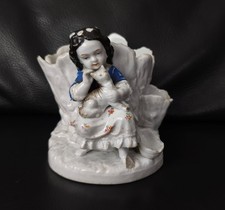 alte  Figur Skulptur Keramik Blumenhalter Vase Blumentopf  "Mädchen mit Katze"
