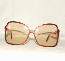 sehr schöne Sonnenbrille aus