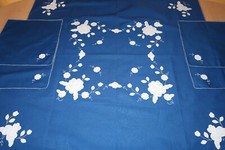 Mitteldecke & 4 Servietten-Handarbeit-Stickerei-Applikationen-Tischdecke-unb.