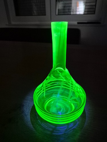 Uran blumenvase grün alt - uran, grün,