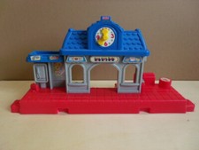 Fisher Price Little People Activity Center Spiellandschaft Bahnhof Gebäude 2004