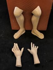 Ein Paar Füße / Hände Holz Figur Frau Abbildung Krippe Hirten 32/