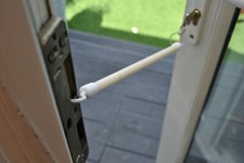 HALTEN SIE DIE TÜR OFFEN FÜR