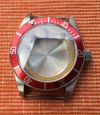 Uhrengehäuse Edelstahl Lünette rot verschraubte Krone