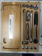 Ein Satz Dreikant Stecknüsse von M4-20 von Seipp im gefrästen Hartholzkasten