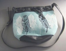 leichte  Umhängetasche - hell