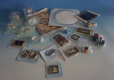 Zubehör für Puppenstube Teppiche Lampen Bilderrahmen Spiegel etc. (F024-431)