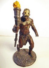 Uruk-hai Berserker – Herr der Ringe Sammel Standfigur NLP
