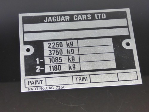 Typenschild oldtimer jaguar - oldtimer,