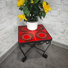 Blumenhocker Fliesen rot