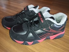 Gefütterte Winterstiefel