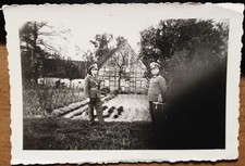 2 deutsche Soldaten in Uniform