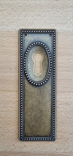 Schlüsselschild senkrecht aus