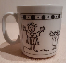 Porzellantasse/becher, Motiv Familie, oben gepunktet, D31