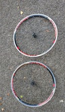 Mavic Cosmic 28" Laufradsatz Felgen Shimano Freilauf Naben Schwarz Rot