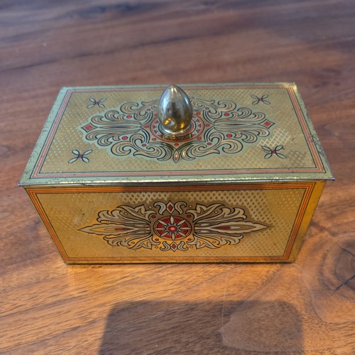 Vintage blechdose mit knauf - vintage,