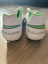 Nike Tiempo Fußballschuhe, Größe 44, Weiss/ Grün
