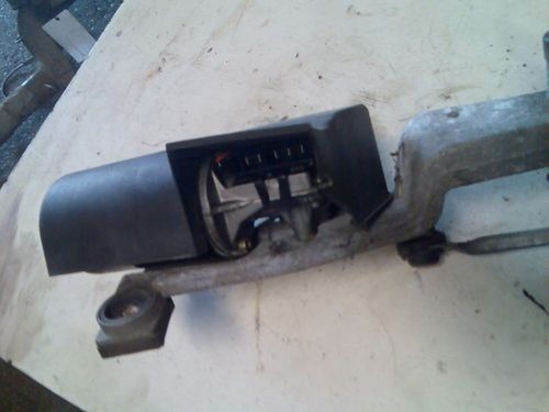 Wischermotor vorne