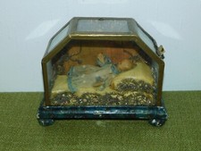 Klosterarbeit Fatschenkind im Kastchen! mit Wismut Malerei !