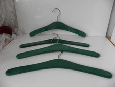 4  Garderoben Bügel Kleiderbügel  Holz grün lasiert  Vintage 70er J.