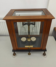 Historische Apothekerwaage